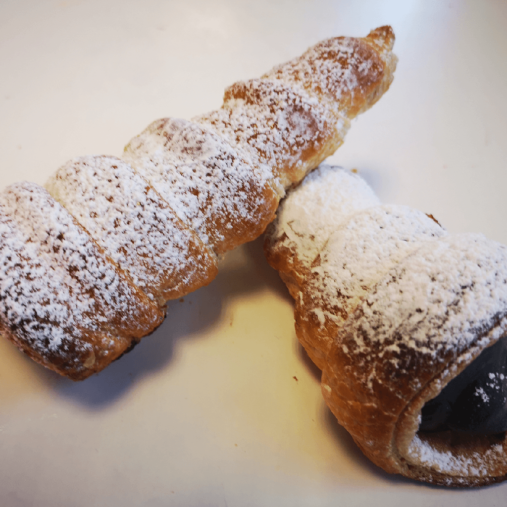 ​​​Caracolas Rellenas de Chocolate