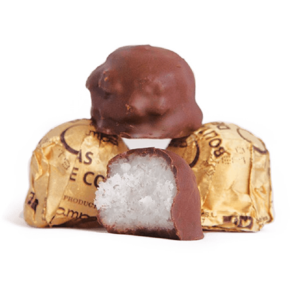 Bolitas de coco envueltas a mano